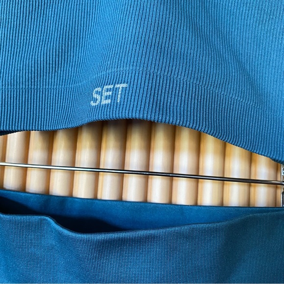 Set active sculptflex ribbed V bra and seamless leggings SET turquoise blue - Picture 6 of 10